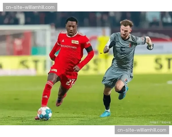 奥格斯堡赢球脱离降级区 德甲保级大战持续惨烈